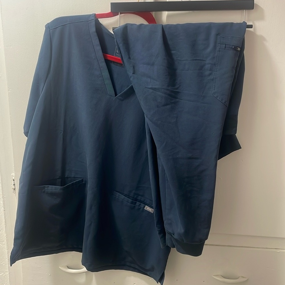 Figs dark harbour set XXL casma top/XL high waist Zamora bottom